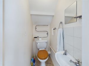 Ensuite WC- click for photo gallery